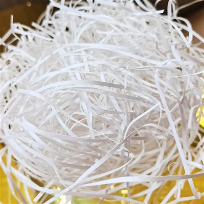 Мятая бумага цвета слоновой кости